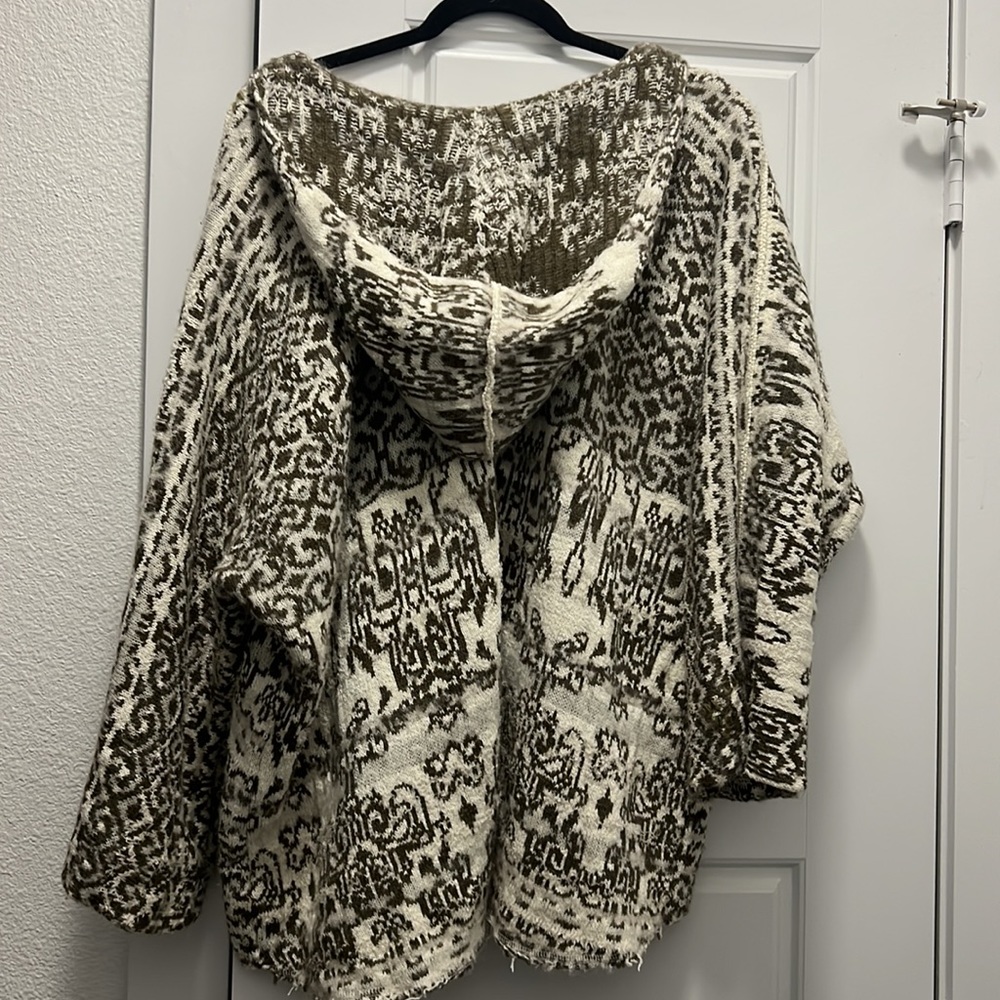 Woman’s large Free People pullover - Picture 3 of 4